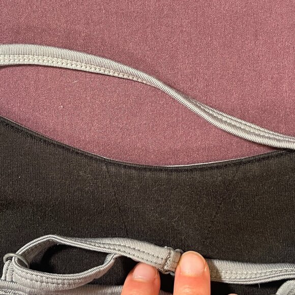 Athleta Sports bra with adjustable straps in olive/green/gray - size medium - Picture 6 of 7